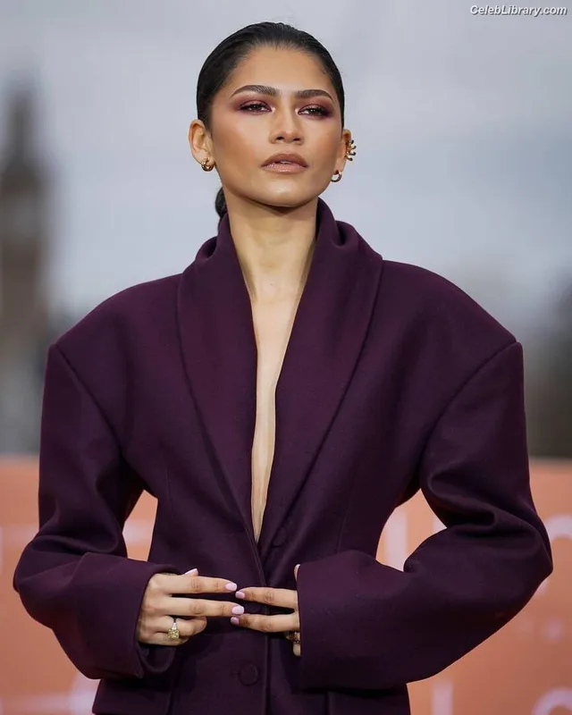 Zendaya photo 9 of 1926