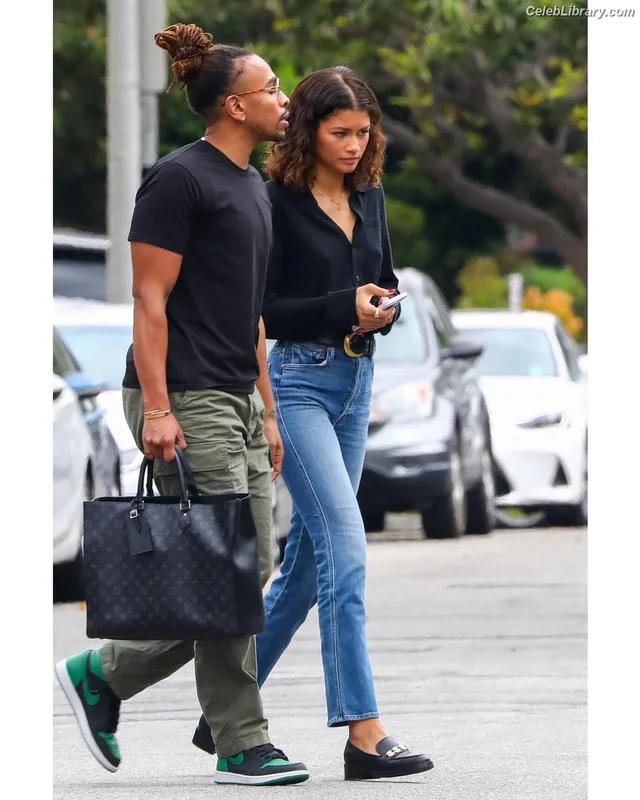 Zendaya photo 4 of 1926