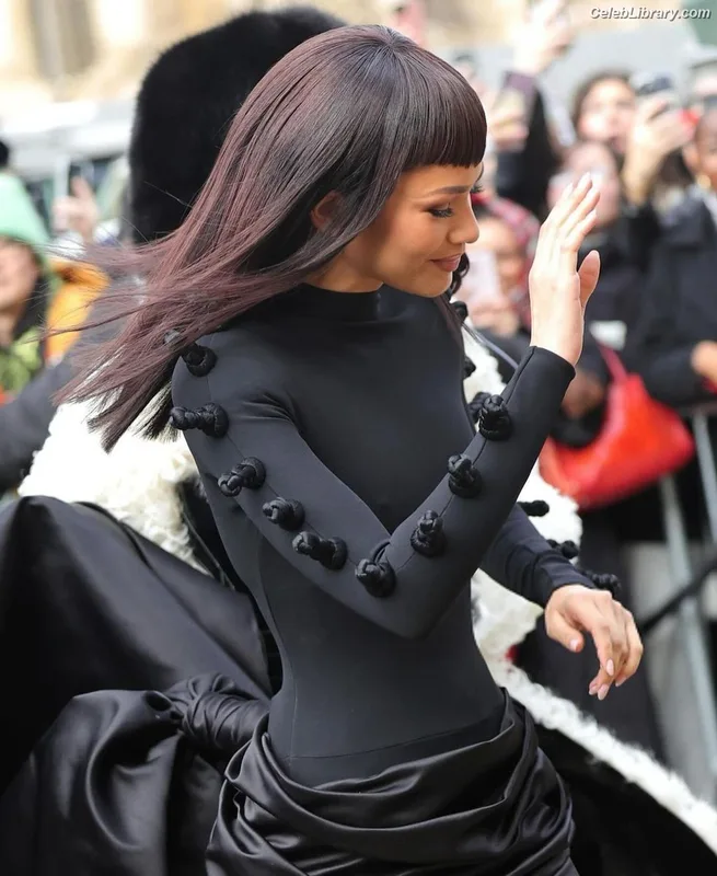 Zendaya photo 19 of 1926