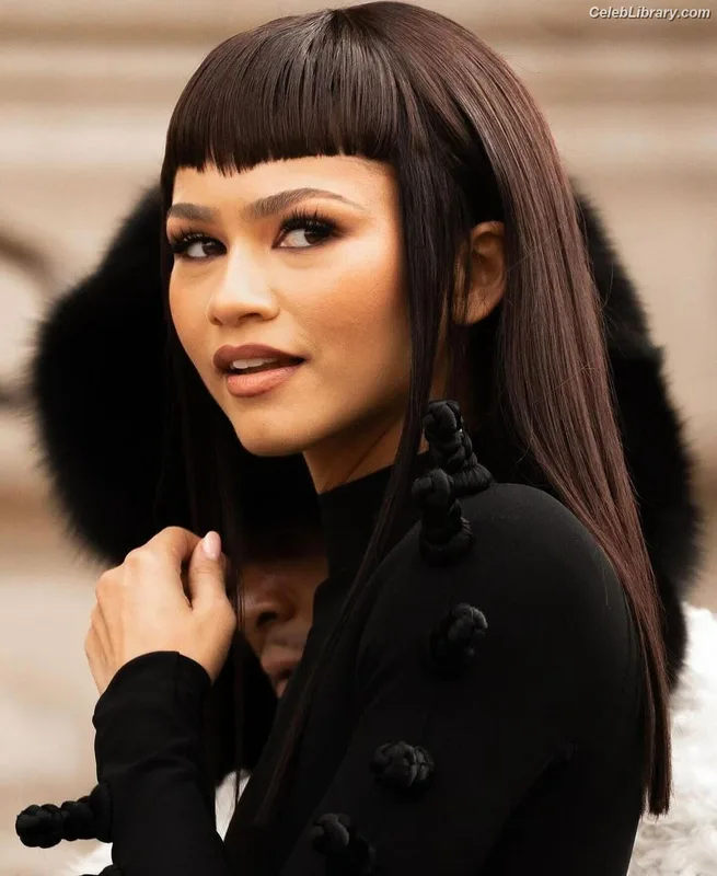 Zendaya photo 6 of 1926