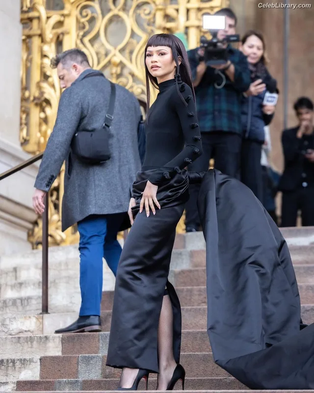 Zendaya photo 7 of 1926