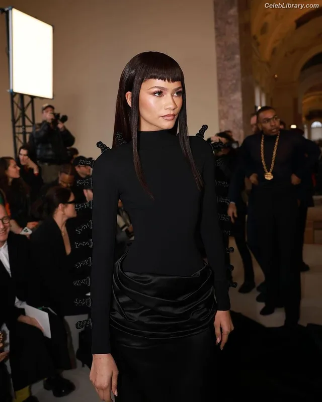Zendaya photo 10 of 1926