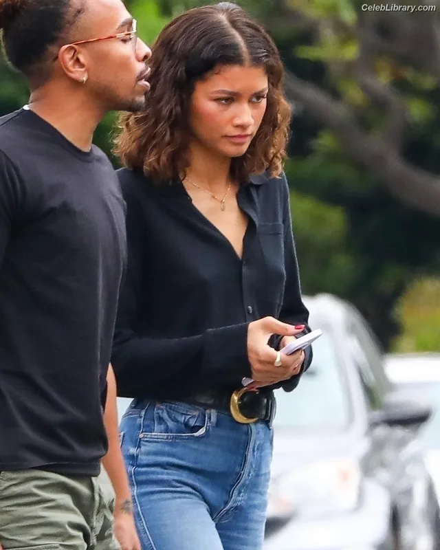Zendaya photo 16 of 1926