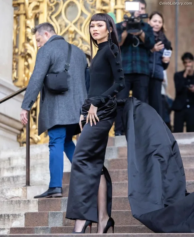 Zendaya photo 7 of 1926