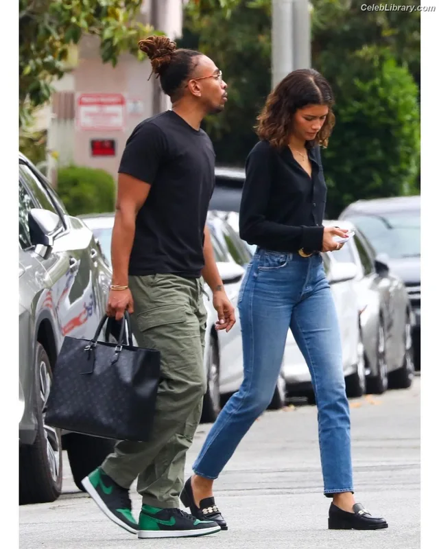 Zendaya photo 5 of 1926