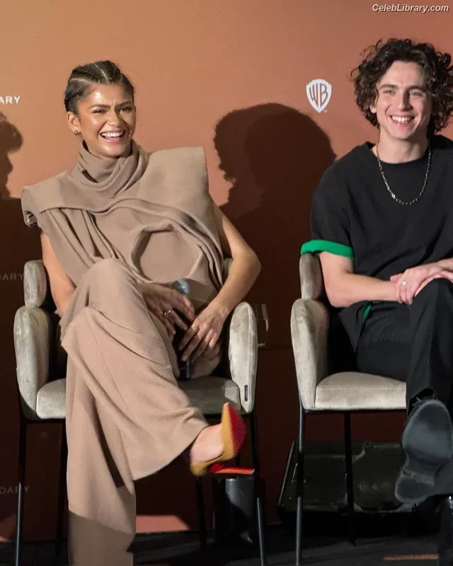 Zendaya photo 9 of 1926