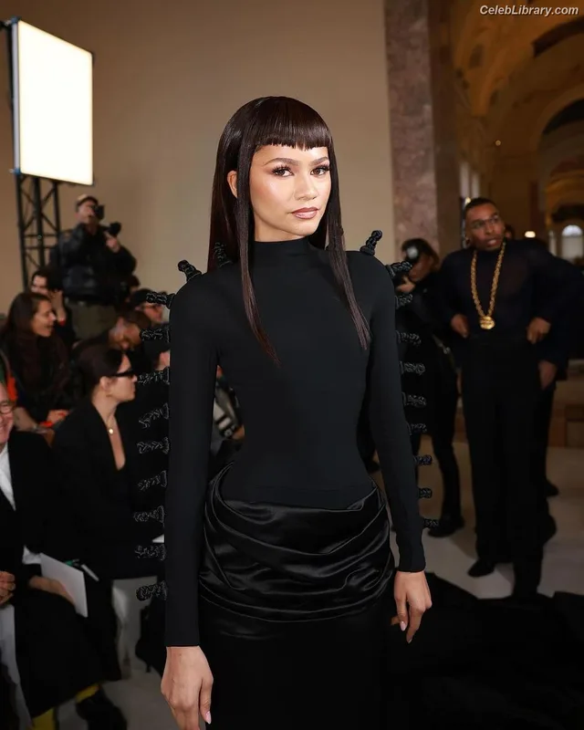 Zendaya photo 10 of 1926
