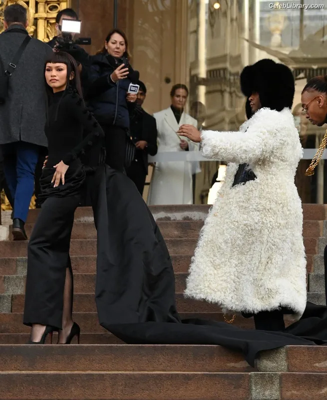 Zendaya photo 18 of 1926
