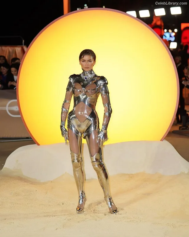 Zendaya photo 7 of 1926