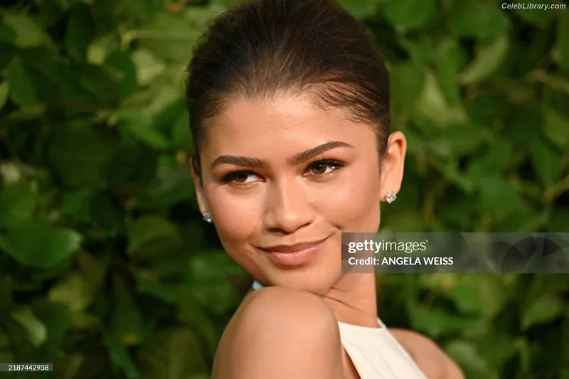 Zendaya photo 9 of 1926