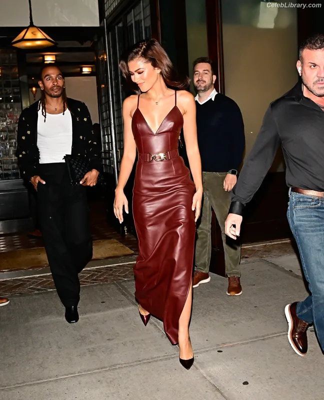 Zendaya photo 12 of 1926
