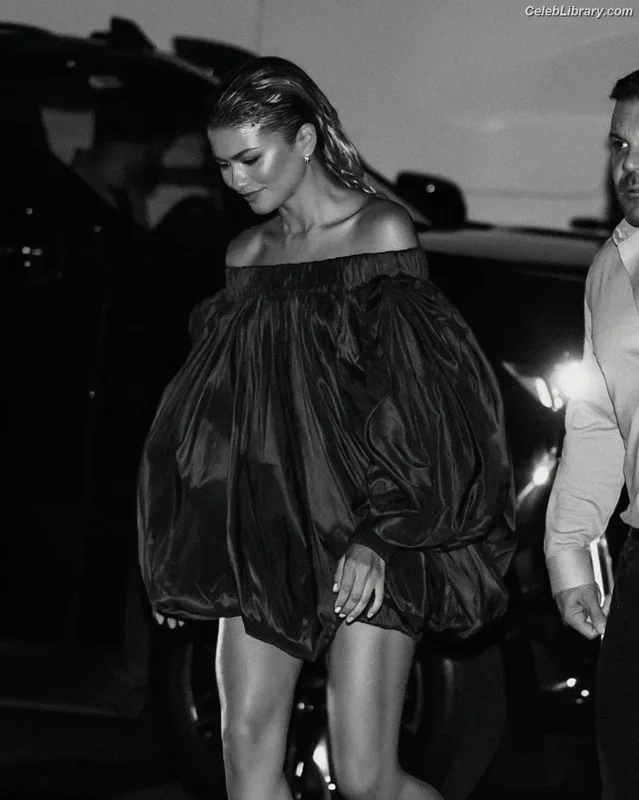 Zendaya photo 17 of 1926