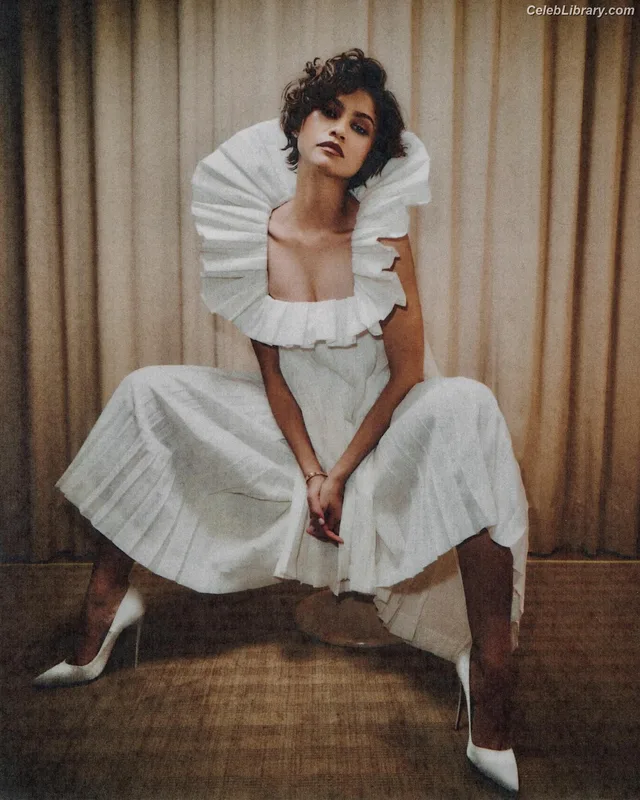 Zendaya photo 19 of 1926