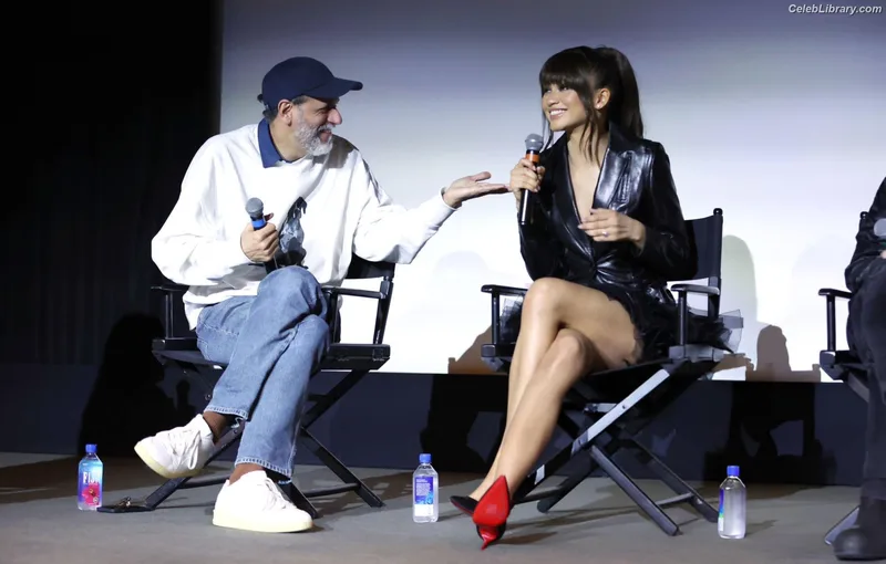 Zendaya photo 11 of 1926
