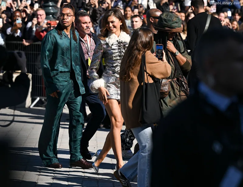 Zendaya photo 3 of 1926