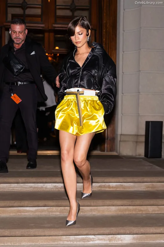 Zendaya photo 8 of 1926