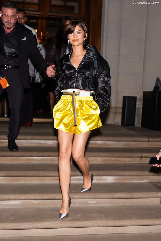 Zendaya photo 8 of 1926
