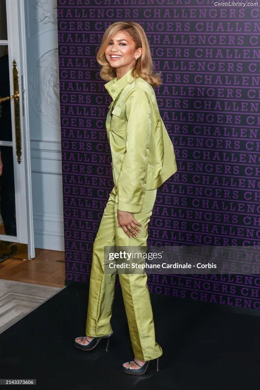 Zendaya photo 6 of 1926