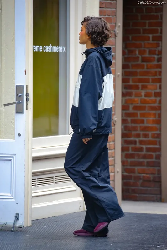 Zendaya photo 8 of 1926