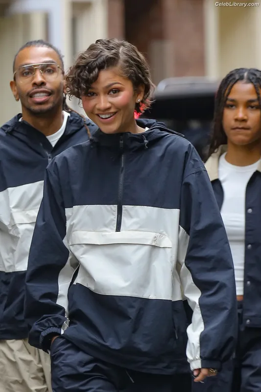 Zendaya photo 10 of 1926