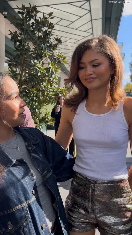Zendaya photo 23 of 1926