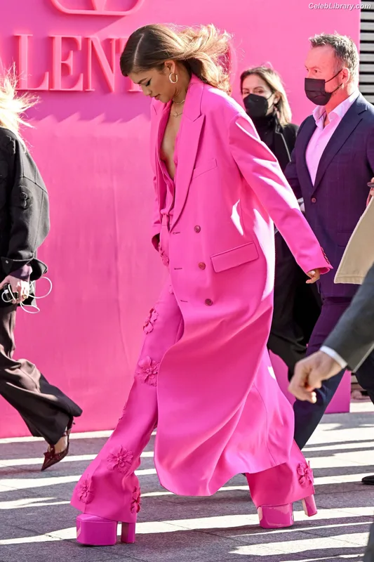 Zendaya photo 7 of 1926