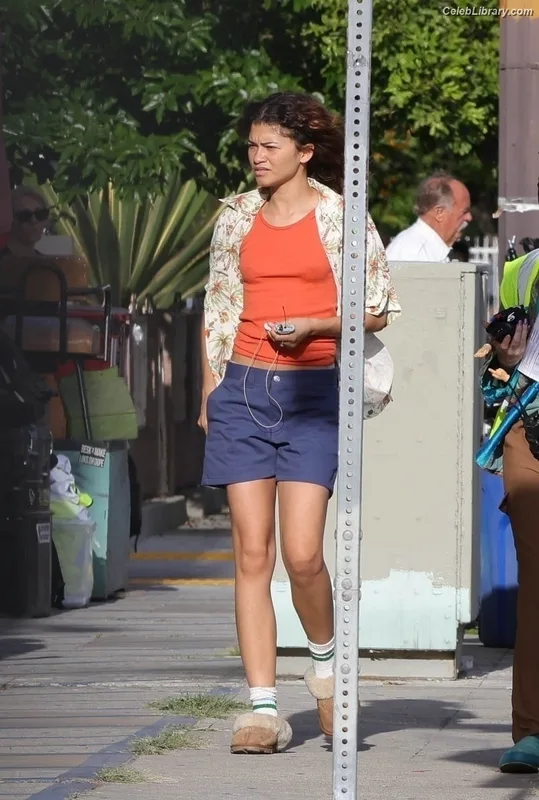 Zendaya photo 18 of 1926