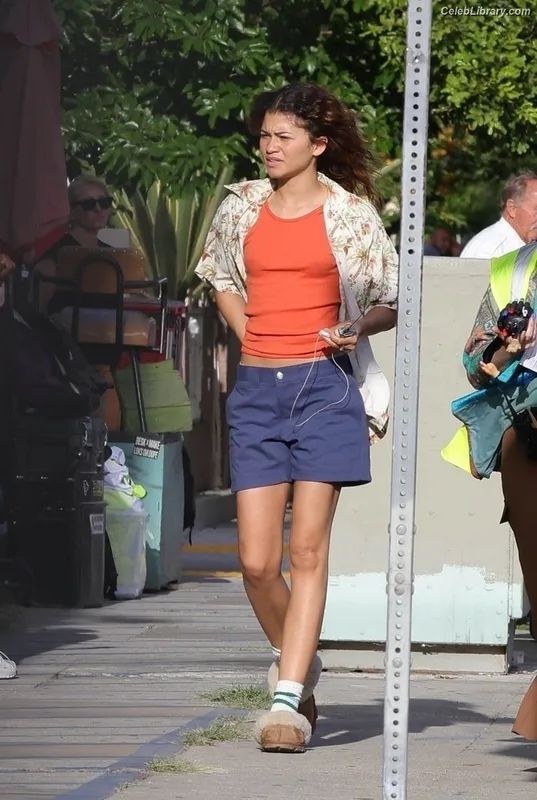 Zendaya photo 24 of 1926