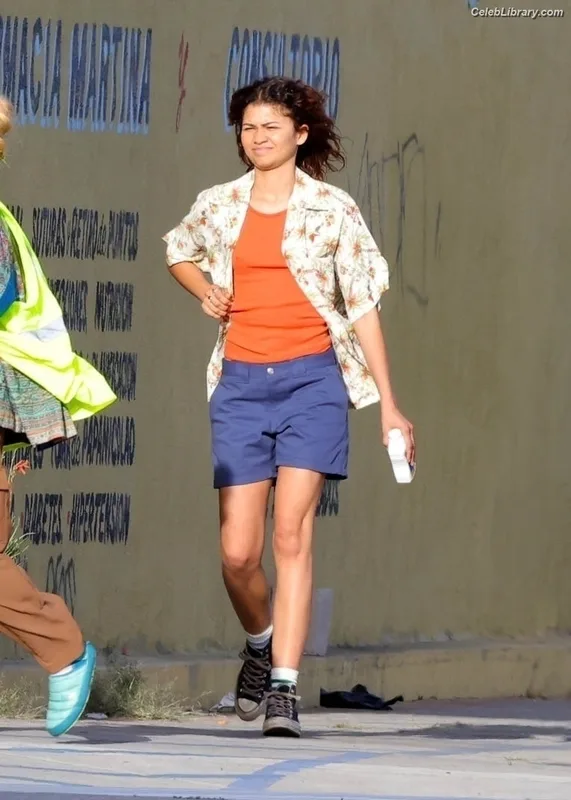 Zendaya photo 8 of 1926