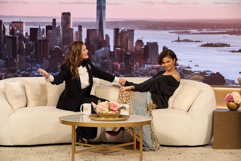 Zendaya photo 20 of 1926