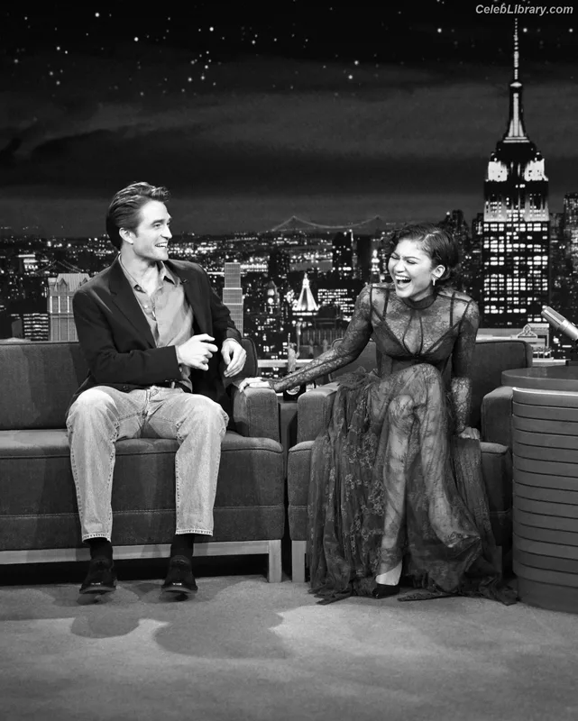 Zendaya photo 4 of 1926