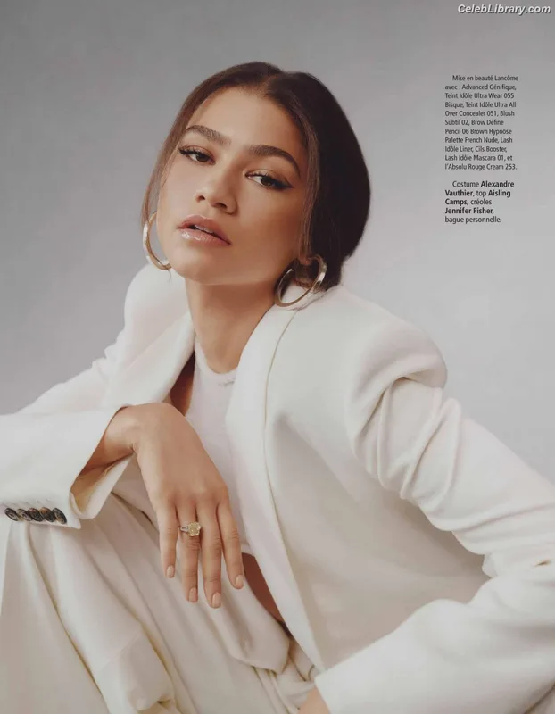 Zendaya photo 5 of 1926