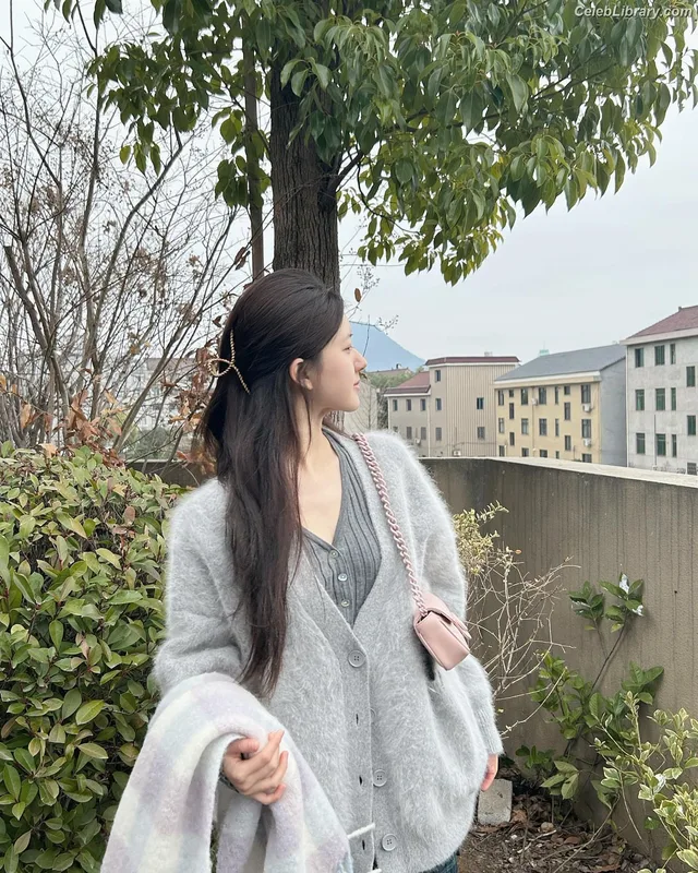 Zhao Lusi photo 7 of 92