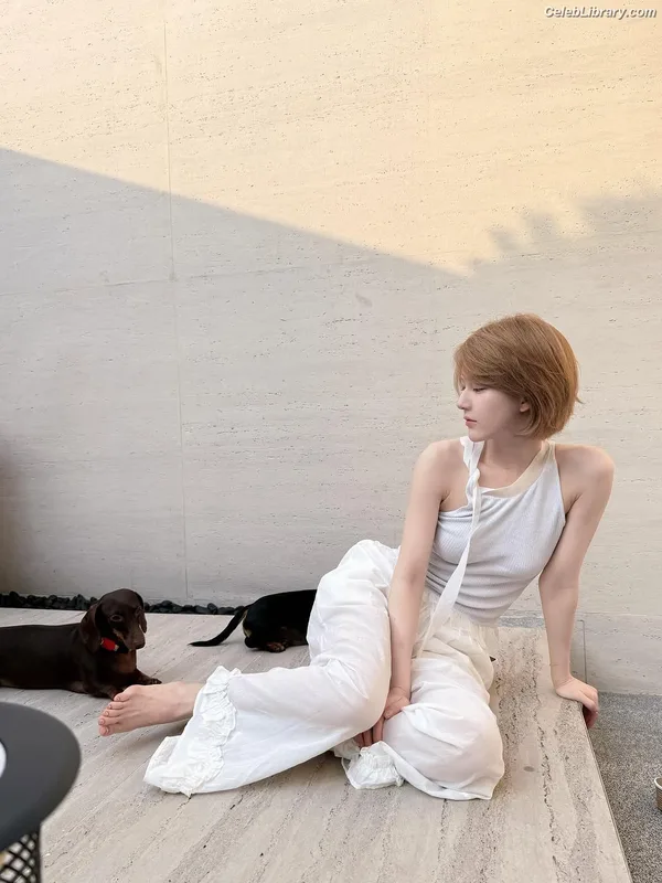 Zhao Lusi photo 8 of 92