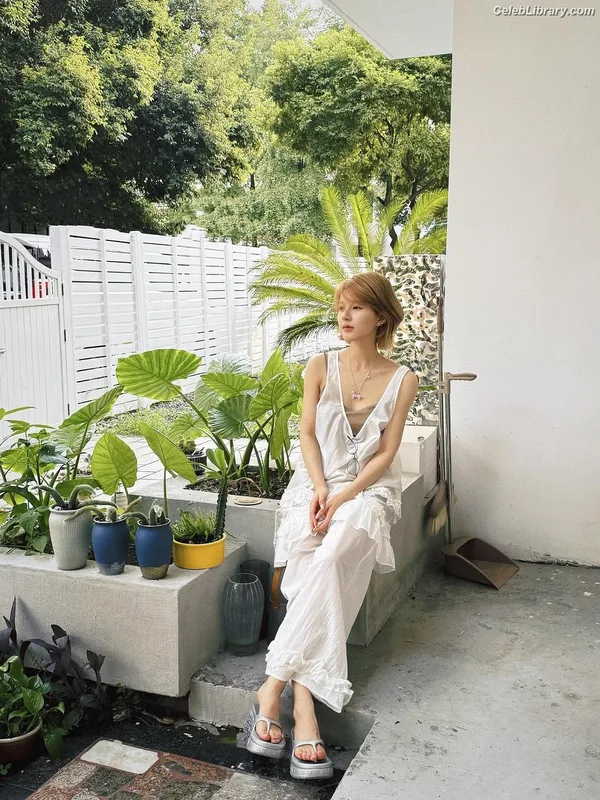 Zhao Lusi photo 20 of 92