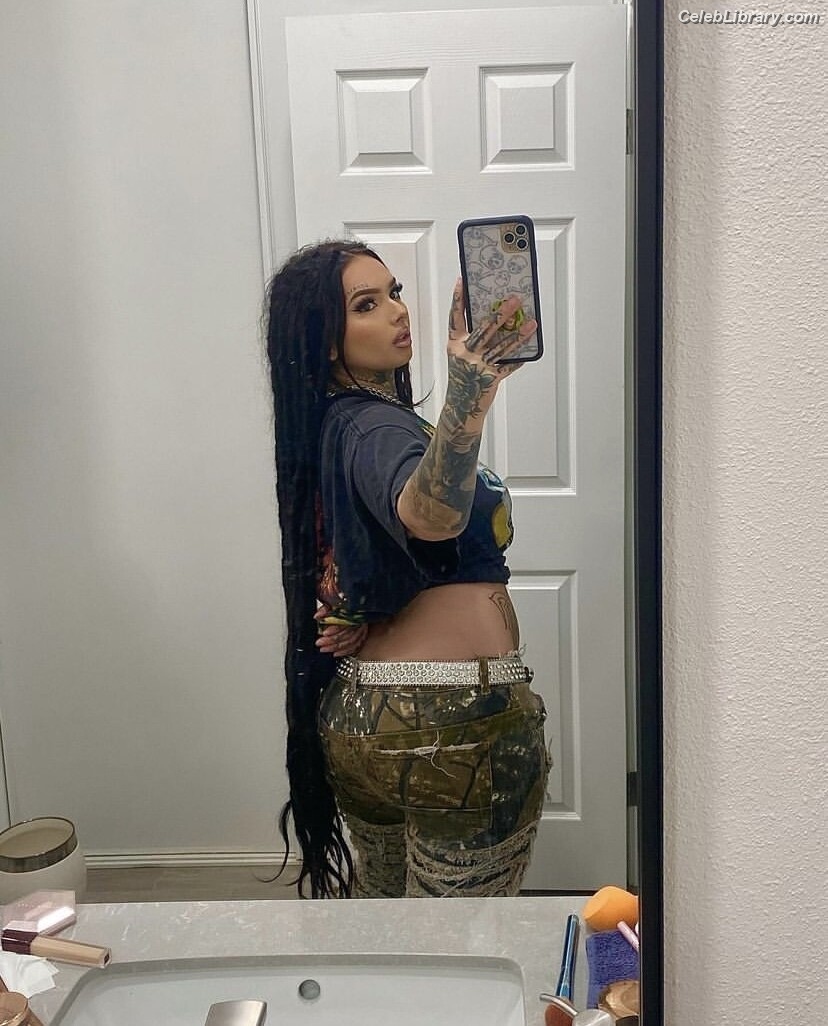 Zhavia photo 1 of 22