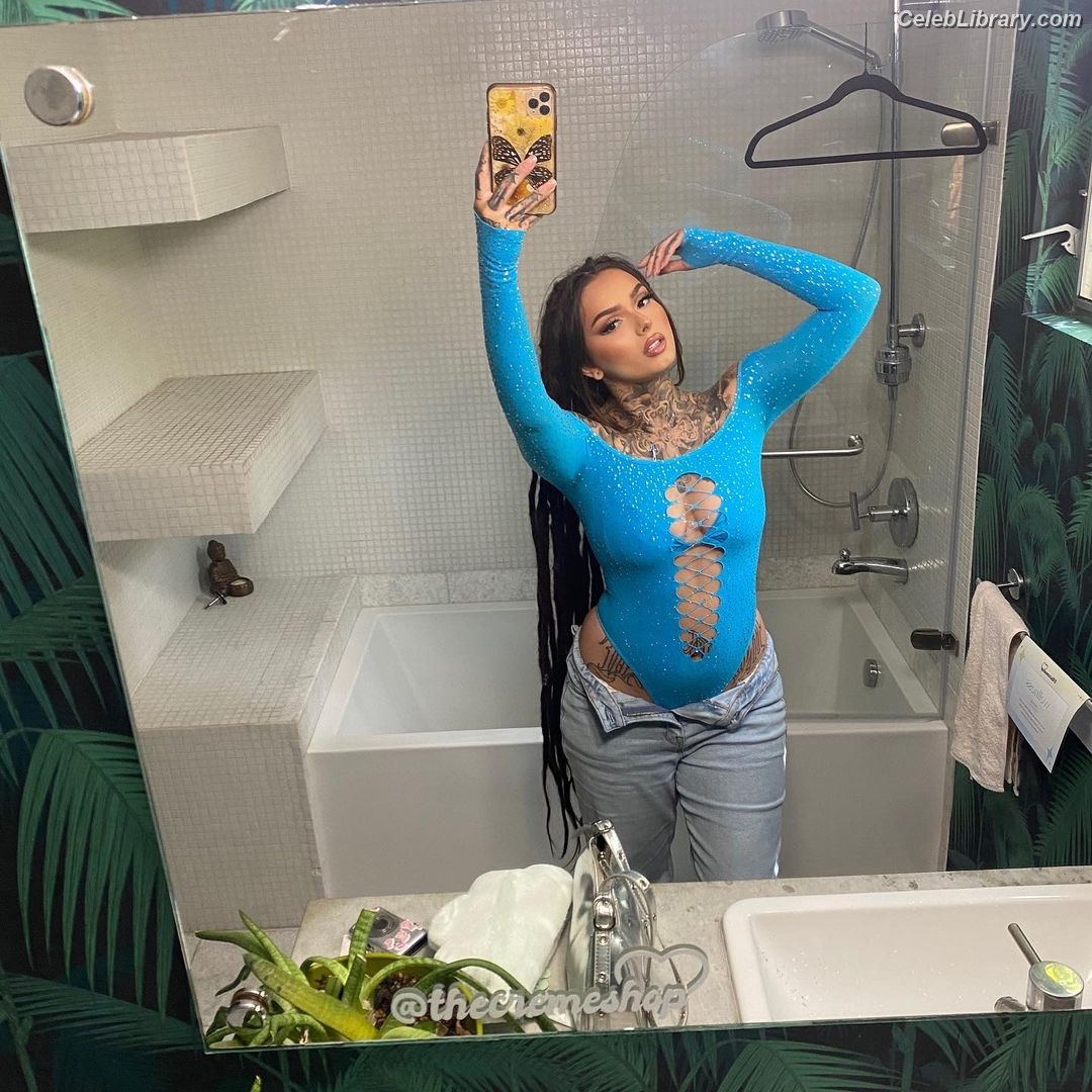 Zhavia photo 11 of 22