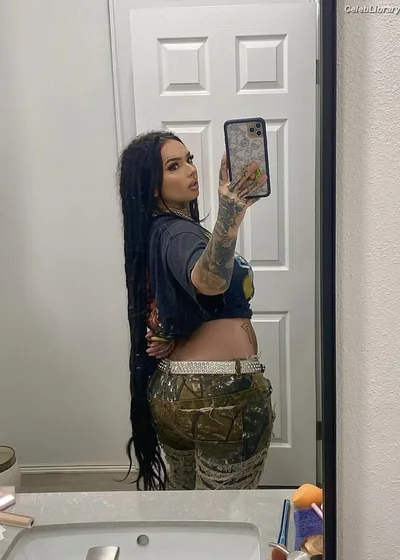 Zhavia