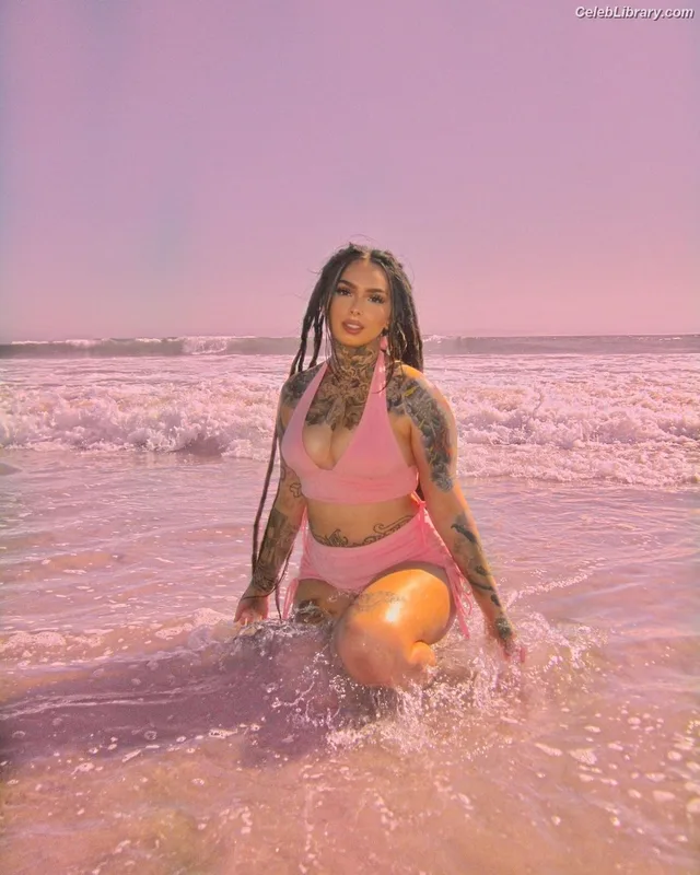 Zhavia photo 3 of 22