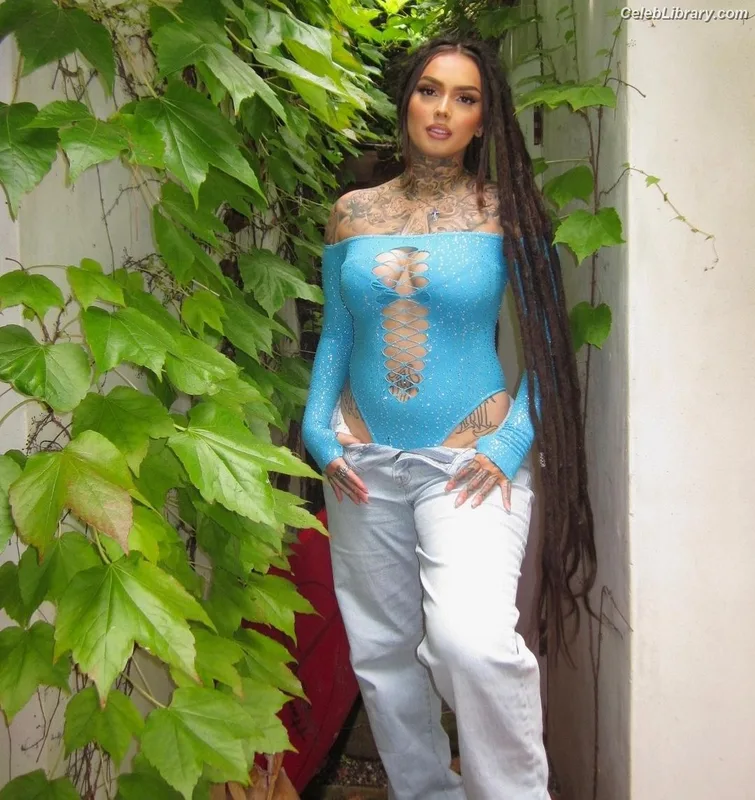 Zhavia photo 7 of 22