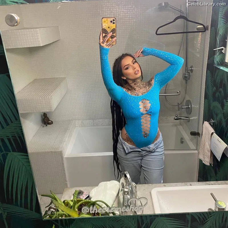Zhavia photo 11 of 22