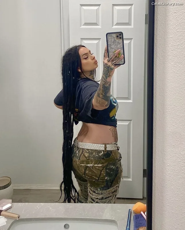 Zhavia photo 13 of 22