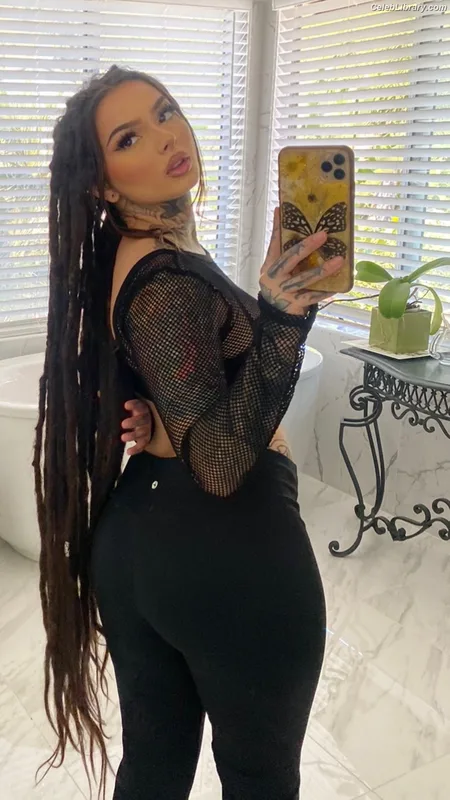 Zhavia photo 16 of 22
