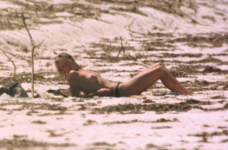 Zoe Ball photo 11 of 24