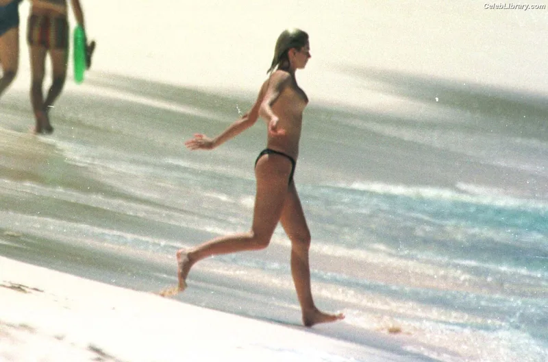 Zoe Ball photo 13 of 24