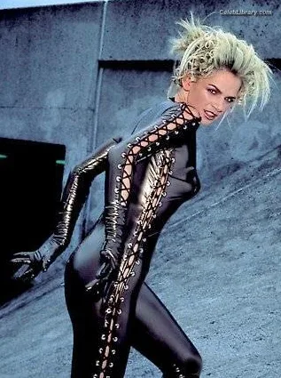 Zoe Ball photo 21 of 24