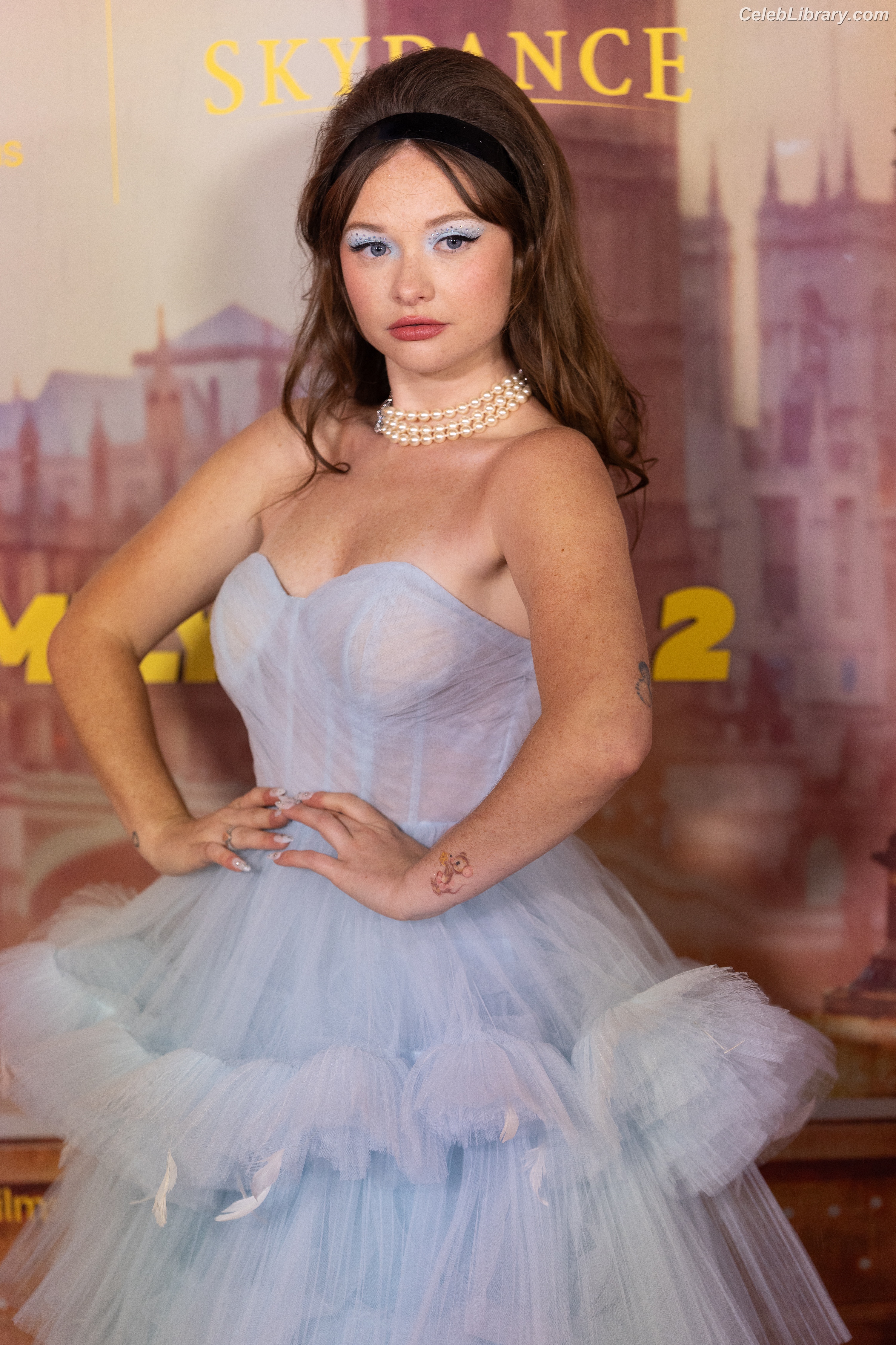 Zoe Colletti photo 17 of 73