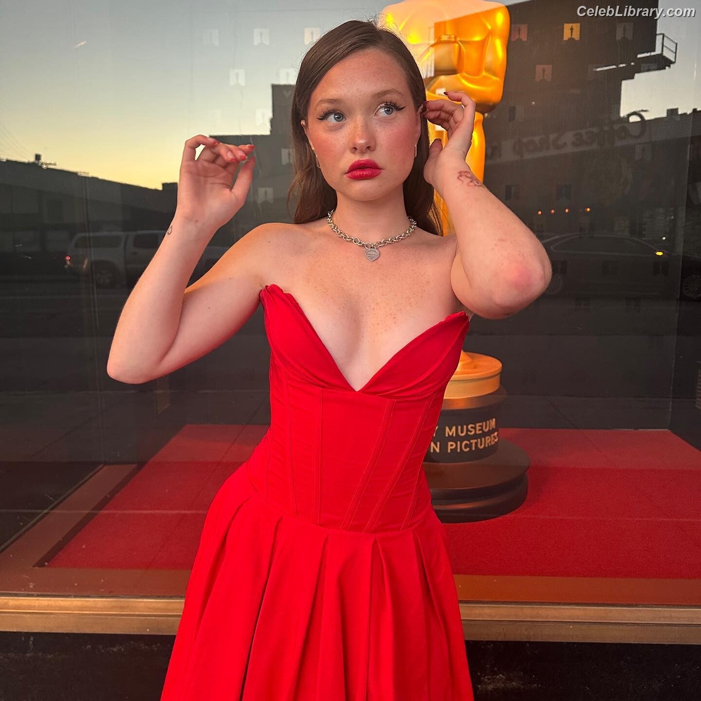 Zoe Colletti photo 15 of 73
