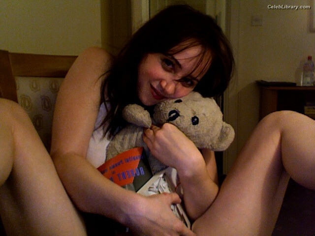 Zoe Kazan photo 4 of 90