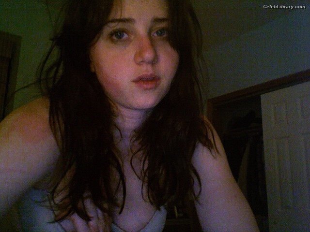 Zoe Kazan photo 13 of 90